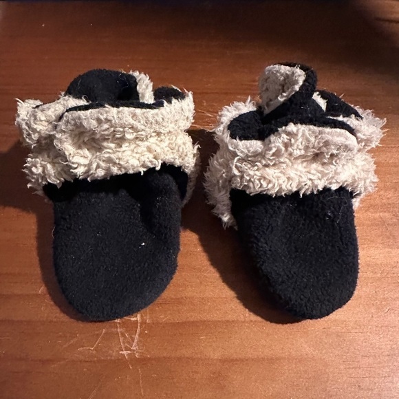 Zutano Other - Zutano- black and tan booties 18 months